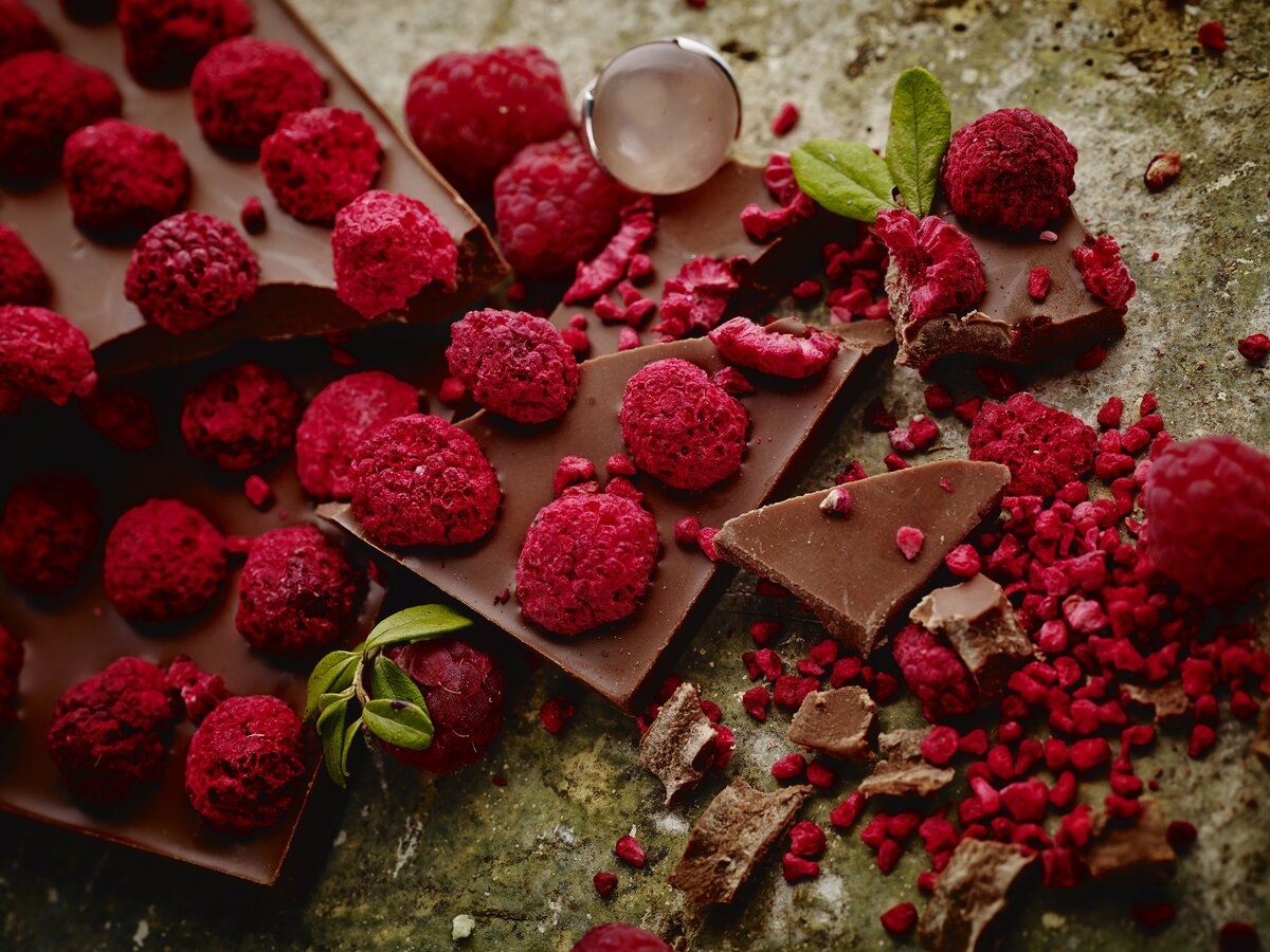 Chocolate Bars With Freeze-dried Berries