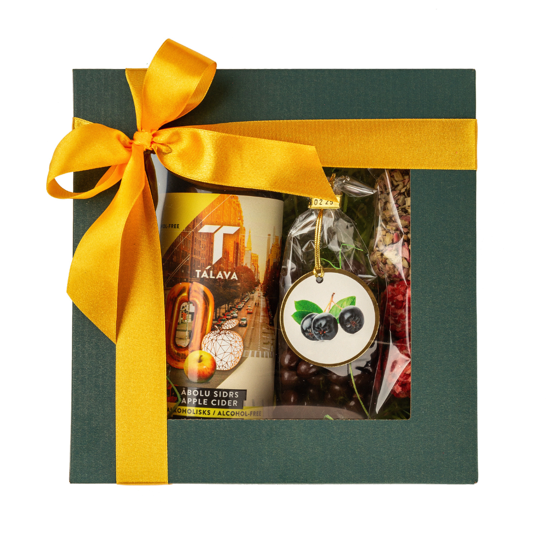 KLASISKAIS LĪGO KOMPLEKTS AR ĀBOLU SIDRU