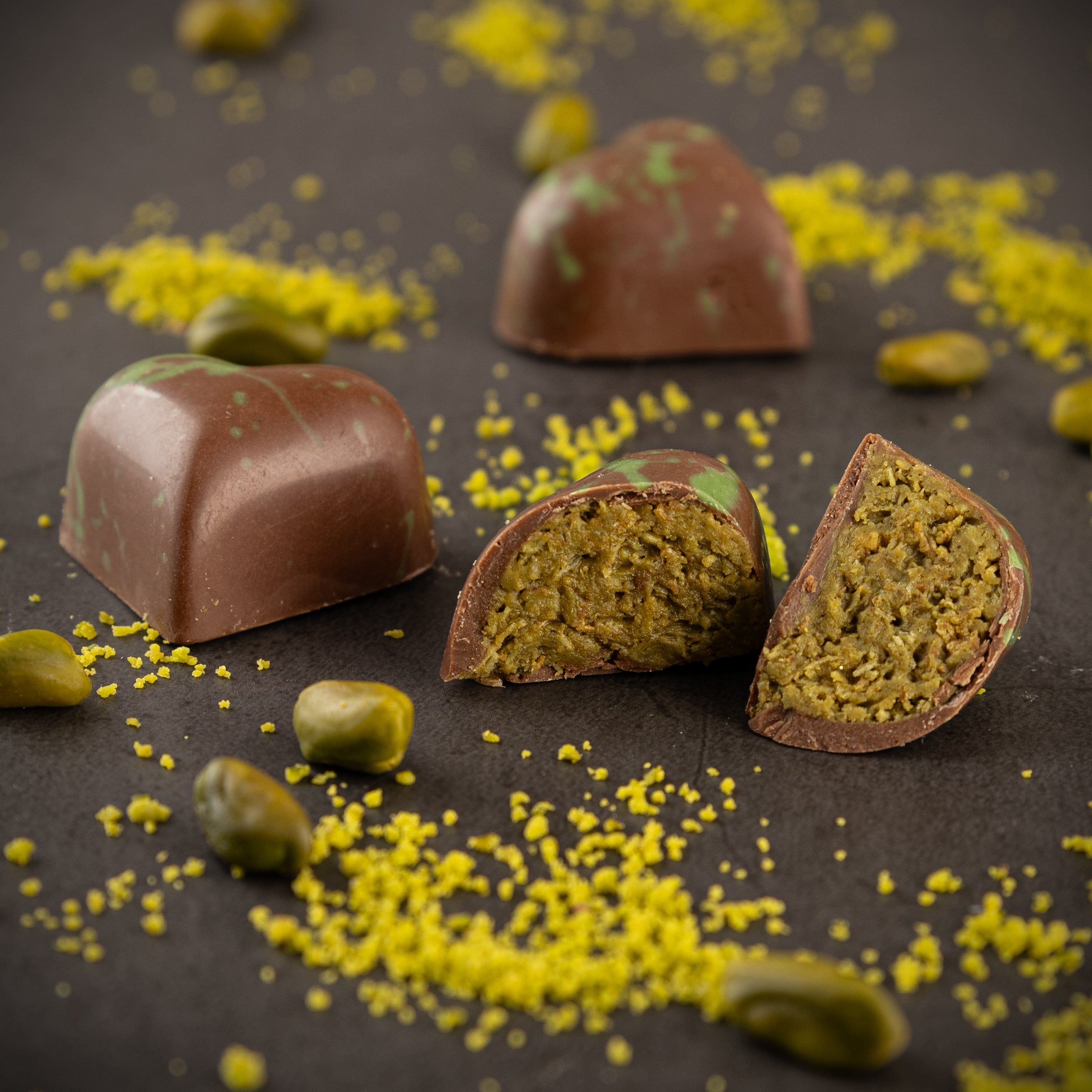 DUBAIJAS ŠOKOLĀDES SIRSNIŅA