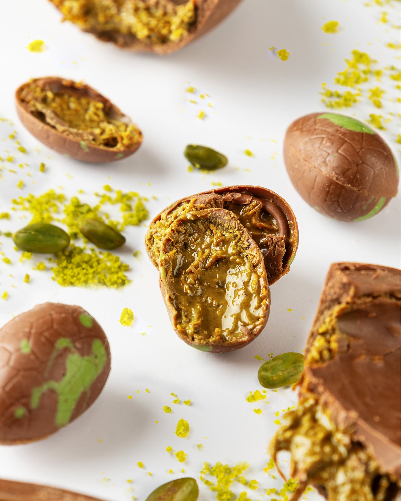 Small Dubai chocolate egg