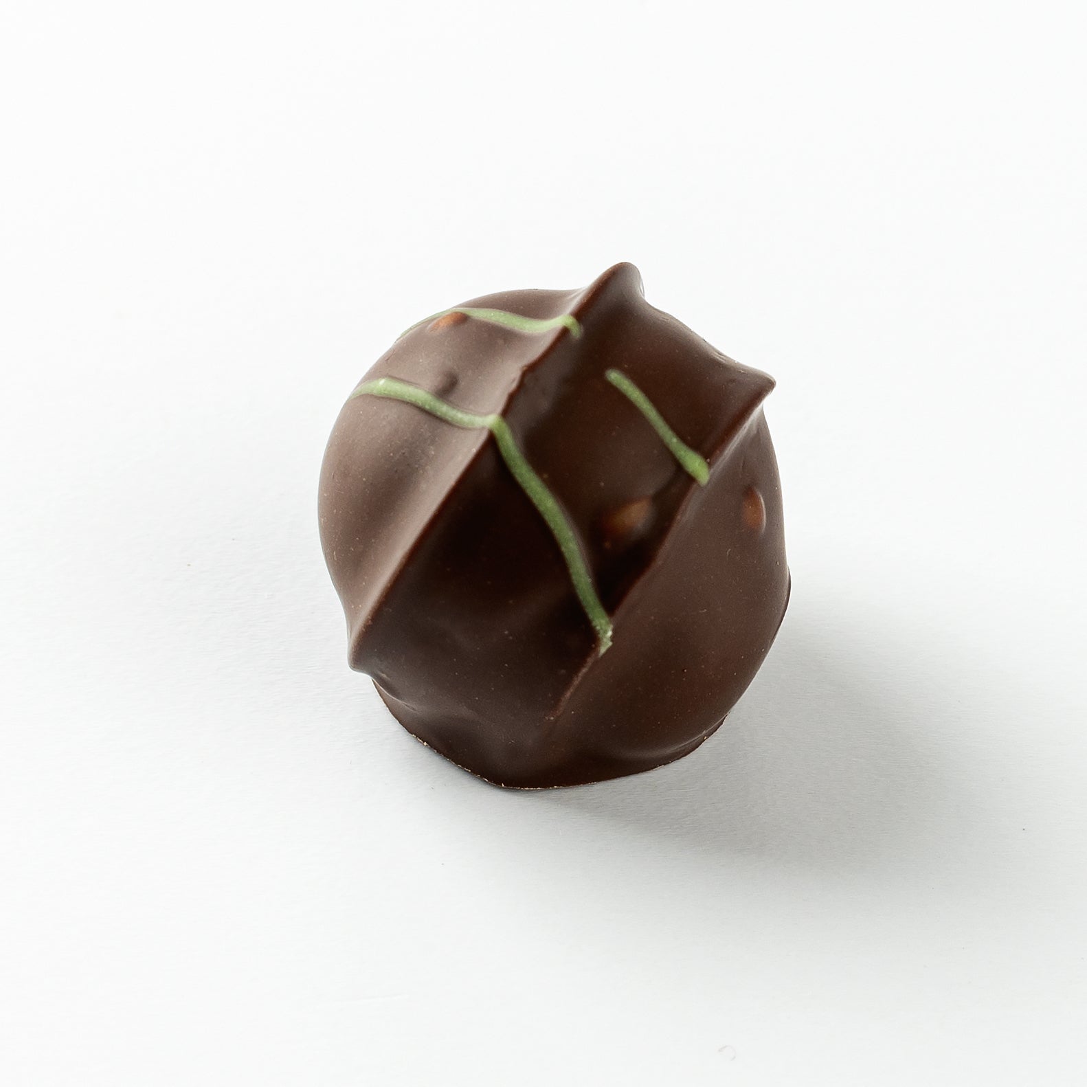 DUBAIJAS ŠOKOLĀDES TRIFELE ar tumšo šokolādi