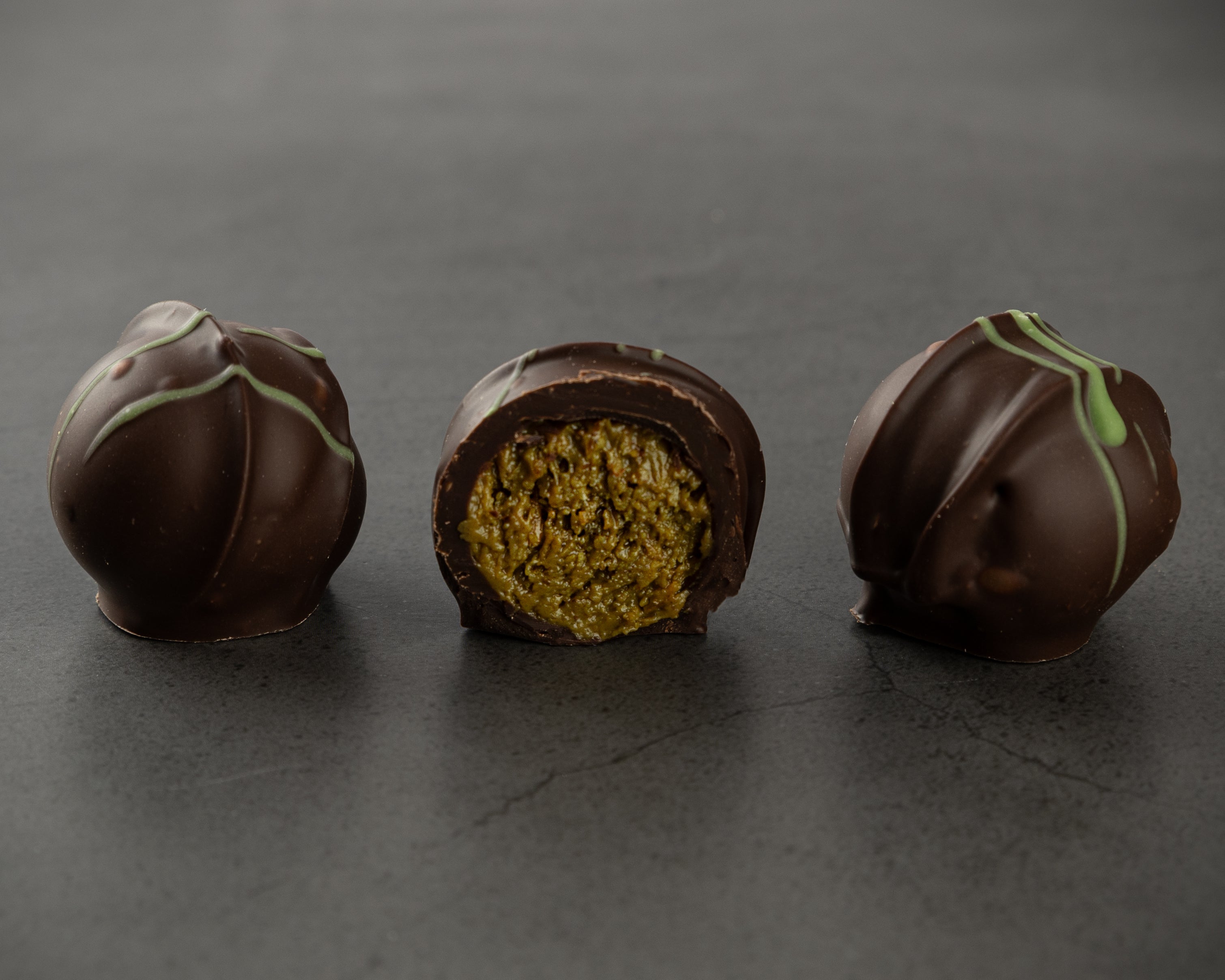 DUBAIJAS ŠOKOLĀDES TRIFELE ar tumšo šokolādi