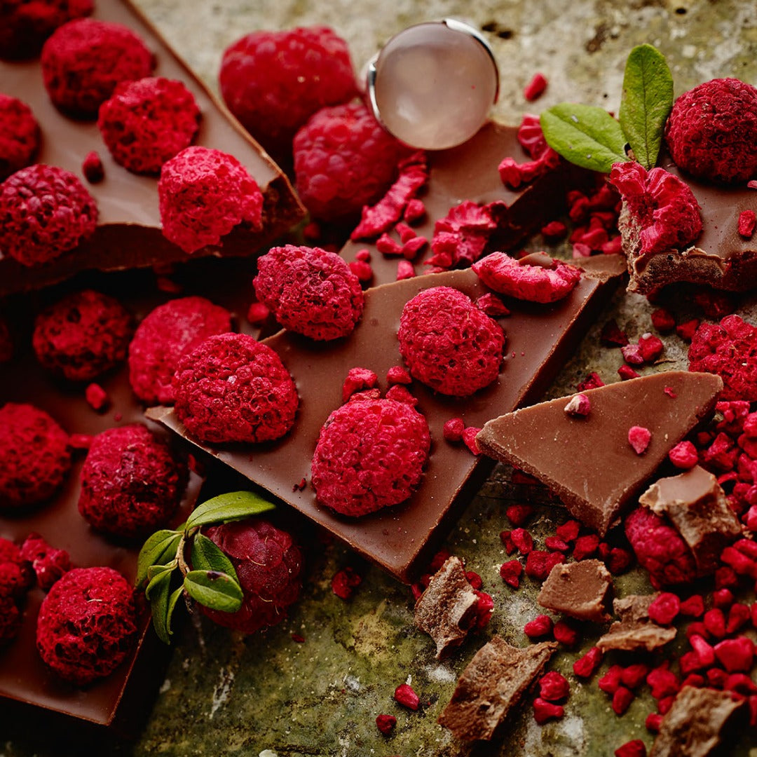 BERRY LOVE / MILK CHOCOLATE / RASPBERRY - with Valentine day card