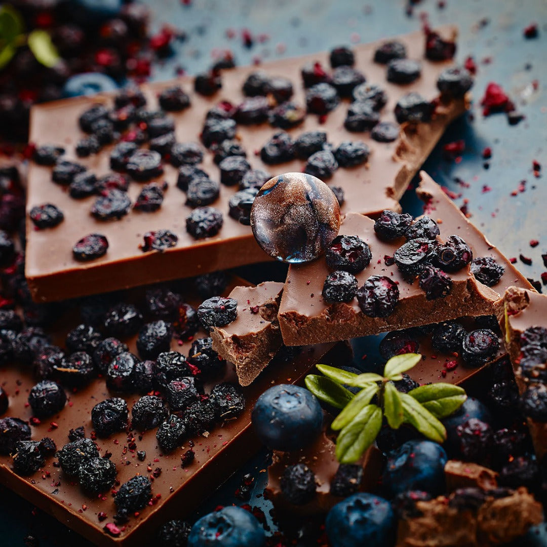 BERRY LOVE / MILK CHOCOLATE / BLUEBERRY - with Valentine day card