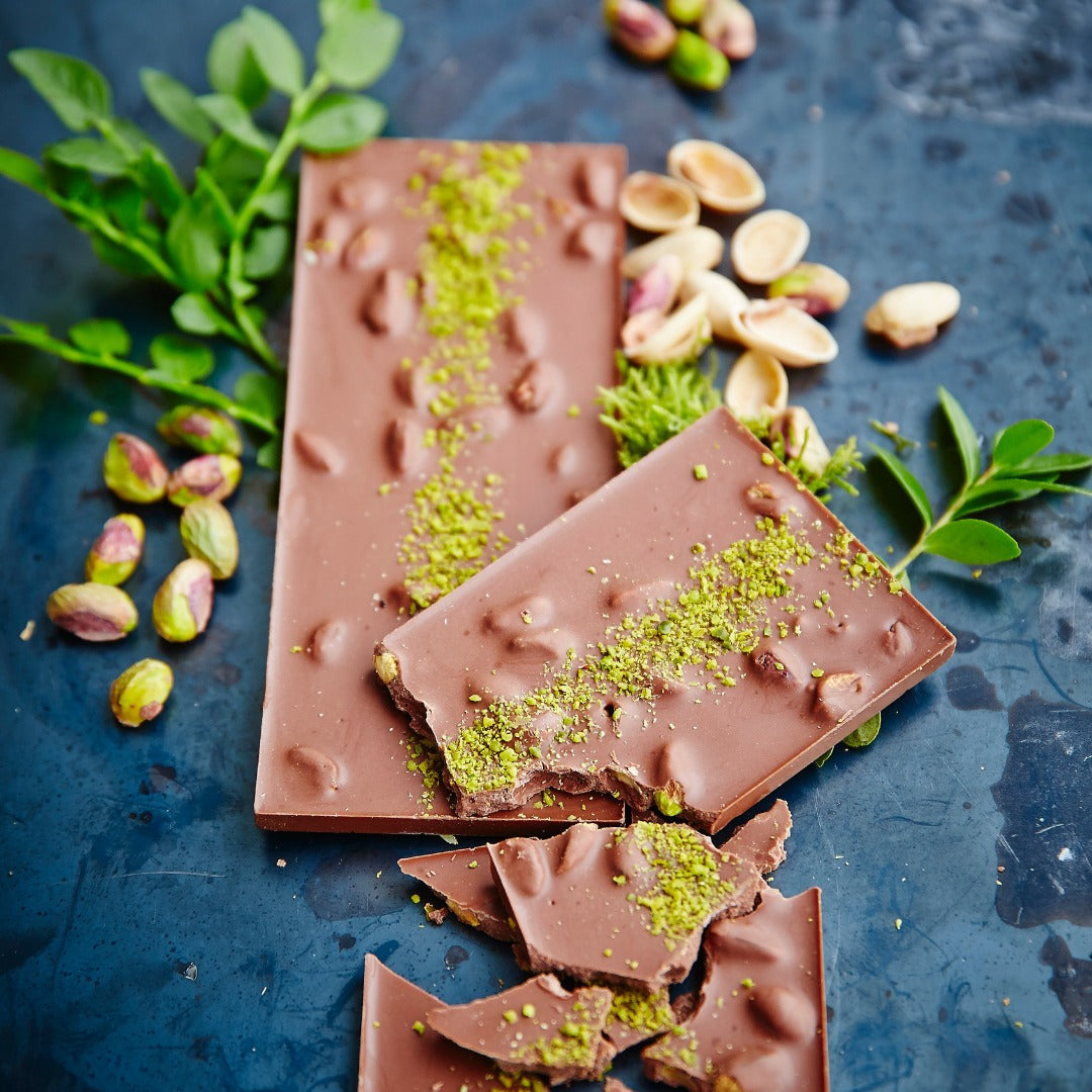 MILK CHOCOLATE / PISTACHIO