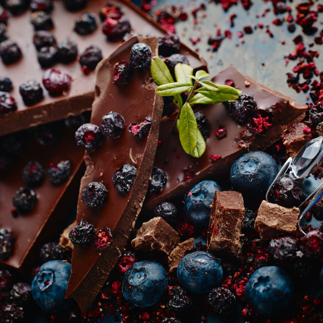 BERRY LOVE / DARK CHOCOLATE / BLUEBERRY - with winter card - small