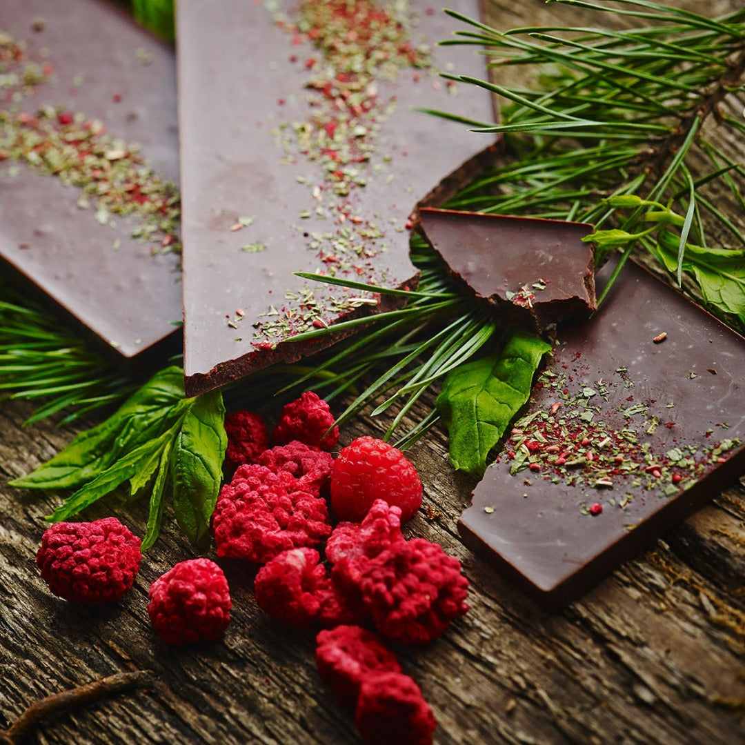 DARK CHOCOLATE / PEPPERMINT / RASPBERRY