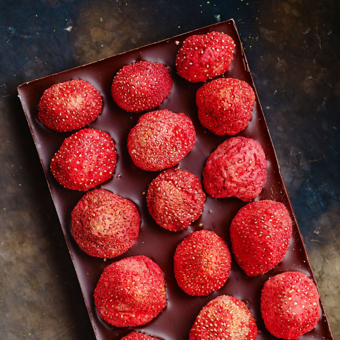 BERRY LOVE / DARK CHOCOLATE / STRAWBERRY - with Valentine day card - small